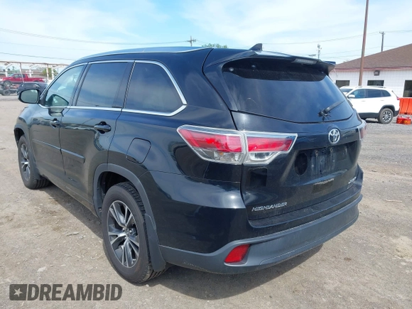 2016 Toyota Highlander XLE z VIN 5TDJKRFH3GS269861, wystawiony jako IAAI lot #42199493 z przebiegiem 94 237 mil mil oraz . Historia ofert i sprzedaży dostępna na DreamBid. Obrazek 3.