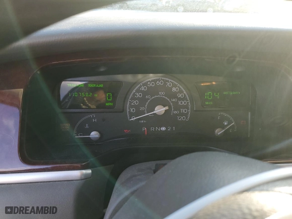 2004 Lincoln Town Car Signature with VIN 1LNHM81W84Y652800, listed as a Copart auction lot 42411335 with 110,758 mi miles and Salvage Title. Bid and sale history available at carsss.com. Image 9.