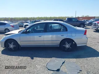 2005 Honda Civic LX with VIN 2HGES16595H589224, listed as a IAAI auction lot 42068288 with 175,049 mi miles and . Bid and sale history available at carsss.com. Image 14.