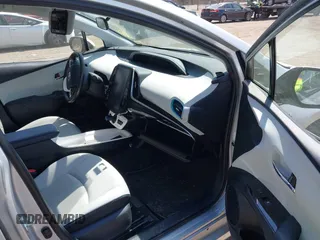 2017 Toyota Prius Plus z VIN JTDKARFP1H3001327, wystawiony jako IAAI lot #41895059 z przebiegiem 91 821 mil mil oraz . Historia ofert i sprzedaży dostępna na DreamBid. Obrazek 5.