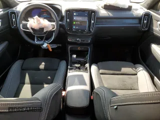 2023 Volvo C40 Plus с VIN YV4ED3GL3P2059521, выставлен на аукционе Copart как лот 54053395 с пробегом 24 902 миль миль и Списание • Salvage title. История ставок и продаж доступна на DreamBid. Изображение 8.