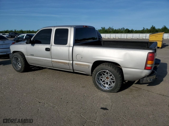 2002 Chevrolet Silverado 1500 LS with VIN 2GCEC19V521372068, listed as a Copart auction lot 52204545 with 202,751 mi miles and Salvage Title. Bid and sale history available at carsss.com. Image 2.