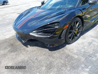 2018 McLaren 720S z VIN SBM14DCA9JW001142, wystawiony jako IAAI lot #42117797 z przebiegiem 15 654 mil mil oraz . Historia ofert i sprzedaży dostępna na DreamBid. Obrazek 18.