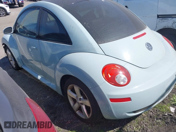 2010 Volkswagen Beetle with VIN 3VWRG3AG8AM028074, listed as a IAAI auction lot 41932970 with Not provided miles and . Bid and sale history available at DreamBid. Image 3.