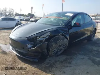 2023 Tesla Model 3 z VIN 5YJ3E1EA0PF680287, wystawiony jako IAAI lot #39491902 z przebiegiem 12 480 mil mil oraz . Historia ofert i sprzedaży dostępna na DreamBid. Obrazek 19.