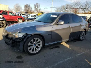2011 BMW 3 Series 328i xDrive z VIN WBAPK7C52BF082383, wystawiony jako Copart lot #86531744 z przebiegiem 135 720 mil mil oraz Szkoda całkowita • Salvage title. Historia ofert i sprzedaży dostępna na DreamBid. Obrazek 1.
