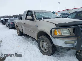 1998 Ford F-150 z VIN 1FTZX18W4WNB04665, wystawiony jako IAAI lot #41255136 z przebiegiem 182 272 mil mil oraz . Historia ofert i sprzedaży dostępna na DreamBid. Obrazek 1.