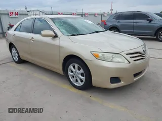 2011 Toyota Camry LE z VIN 4T4BF3EK4BR138513, wystawiony jako IAAI lot #42020605 z przebiegiem 170 199 mil mil oraz . Historia ofert i sprzedaży dostępna na DreamBid. Obrazek 1.