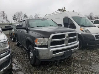 2018 Ram 2500 Tradesman with VIN 3C6UR5CJ2JG262048, listed as a Copart auction lot 44942415 with 184,788 mi miles and Clean Title. Bid and sale history available at carsss.com. Image 4.