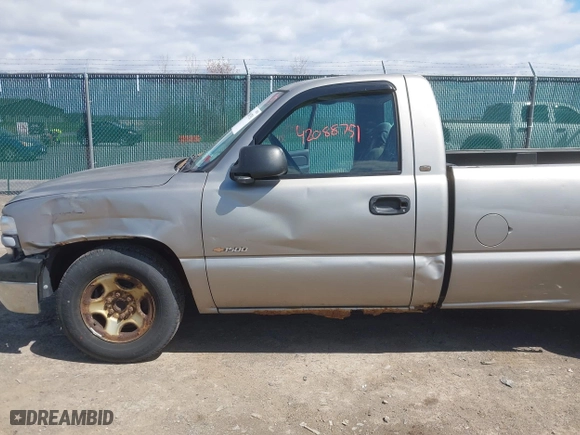 2000 Chevrolet Silverado 1500 with VIN 1GCEC14V2YE369725, listed as a IAAI auction lot 42088751 with 390,344 mi miles. Bid and sale history available at carsss.com. Image 6.