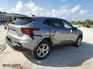 2024 Chevrolet Trax LS with VIN KL77LFE21RC044455, listed as a Copart auction lot 51587355 with 36,328 mi miles and Non Repairable. Bid and sale history available at carsss.com. Image 3.
