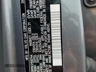 2019 Volvo XC40 R-Design z VIN YV4162UM3K2156744, wystawiony jako Copart lot #55354285 z przebiegiem 39 927 mil mil oraz Szkody całkowita. Historia ofert i sprzedaży dostępna na DreamBid. Obrazek 13.