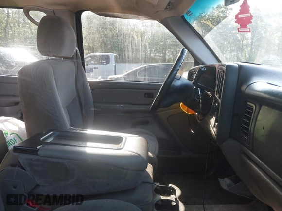 2004 Chevrolet Tahoe Special Service with VIN 1GNEK13V44J128410, listed as a IAAI auction lot 42175055 with 212,138 mi miles. Bid and sale history available at carsss.com. Image 5.