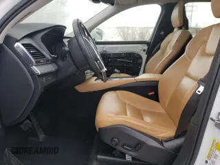 2016 Volvo XC90 T6 Momentum with VIN YV4A22PK2G1037652, listed as a Copart auction lot 49679815 with 110,467 mi miles and Salvage Title. Bid and sale history available at carsss.com. Image 7.