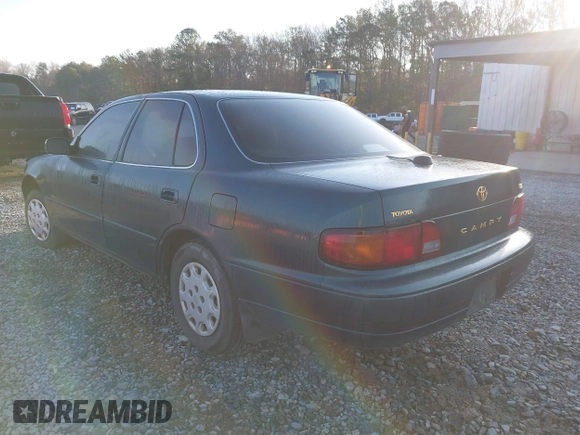 1996 Toyota Camry DX with VIN JT2BG12K2T0416797, listed as a IAAI auction lot 41789017 with 312,858 mi miles. Bid and sale history available at carsss.com. Image 3.