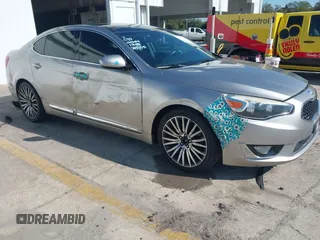 2014 Kia Cadenza Premium with VIN KNALN4D75E5121692, listed as a IAAI auction lot 41332055 with 146,618 mi miles. Bid and sale history available at carsss.com. Image 1.
