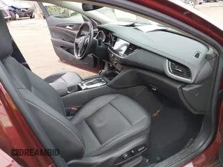 2018 Buick Regal Essence с VIN W04GP6SX2J1137227, выставлен на аукционе IAAI как лот 41657402 с пробегом 68 371 миль миль и . История ставок и продаж доступна на DreamBid. Изображение 5.