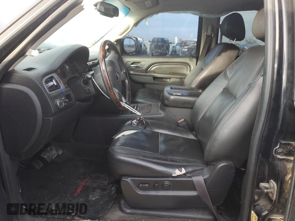 2011 GMC Yukon XL Denali z VIN 1GKS2MEF9BR378196, wystawiony jako Copart lot #42394455 z przebiegiem 257 736 mil mil oraz Szkody całkowita. Historia ofert i sprzedaży dostępna na DreamBid. Obrazek 7.
