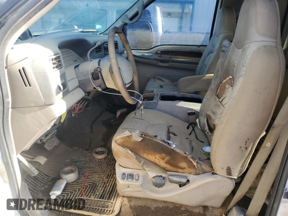 2000 Ford F-250 XL z VIN 1FTNX20L3YEE20339, wystawiony jako Copart lot #56939445 z przebiegiem Nie podano mil oraz Szkoda całkowita • Salvage title. Historia ofert i sprzedaży dostępna na DreamBid. Obrazek 7.