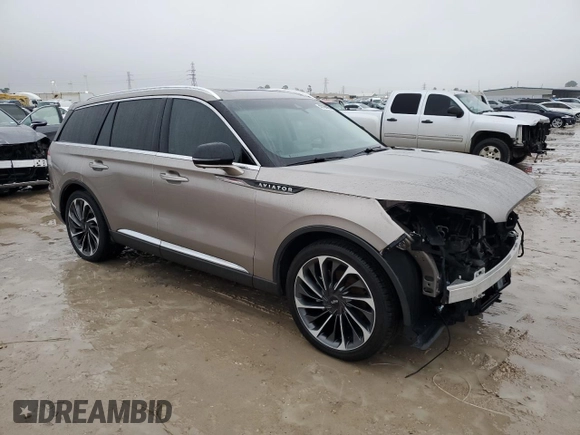 2021 Lincoln Aviator Reserve with VIN 5LM5J7WC4MGL17718, listed as a Copart auction lot 43180165 with 68,596 mi miles and Clean title. Bid and sale history available at DreamBid. Image 4.