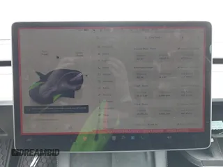 2024 Tesla Model Y Long Range z VIN 7SAYGDEE4RA247532, wystawiony jako IAAI lot #42205480 z przebiegiem 21 273 mil mil oraz . Historia ofert i sprzedaży dostępna na DreamBid. Obrazek 7.
