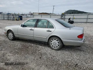 1996 Mercedes-Benz E Class with VIN WDBJF20F9TJ003169, listed as a Copart auction lot 45449525 with 171,754 mi miles and Salvage Title. Bid and sale history available at carsss.com. Image 2.