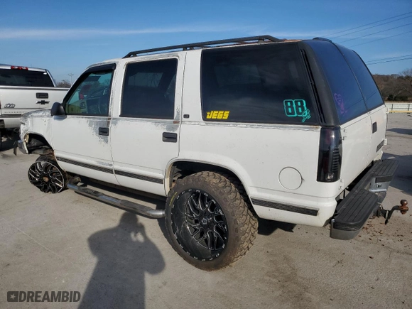 1998 Chevrolet Tahoe with VIN 1GNEK13R6WJ301110, listed as a Copart auction lot 82250854 with 260,109 mi miles and Clean Title. Bid and sale history available at carsss.com. Image 2.
