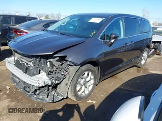 2019 Chrysler Pacifica Touring Plus z VIN 2C4RC1FG3KR708986, wystawiony jako IAAI lot #41744300 z przebiegiem 123 043 mil mil oraz . Historia ofert i sprzedaży dostępna na DreamBid. Obrazek 18.