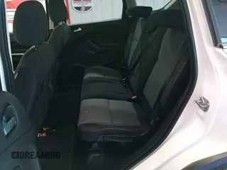 2017 Ford Escape SE z VIN 1FMCU0GD9HUD67764, wystawiony jako IAAI lot #42566602 z przebiegiem 111 244 mil mil oraz . Historia ofert i sprzedaży dostępna na DreamBid. Obrazek 3.