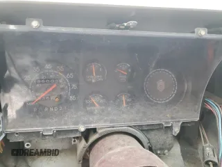 1983 Chevrolet Monte Carlo z VIN 1G1AZ37H5DR175751, wystawiony jako Copart lot #45337105 z przebiegiem 360 000 mil mil oraz Szkody całkowita. Historia ofert i sprzedaży dostępna na DreamBid. Obrazek 9.