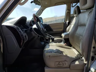2001 Mitsubishi Montero Limited z VIN JA4MW51RX1J039534, wystawiony jako Copart lot #50329225 z przebiegiem 196 998 mil mil oraz Szkody całkowita. Historia ofert i sprzedaży dostępna na DreamBid. Obrazek 7.