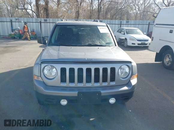 2016 Jeep Patriot High Altitude Edition with VIN 1C4NJRFB1GD712715, listed as a IAAI auction lot 41984245 with 124,227 mi miles. Bid and sale history available at carsss.com. Image 13.