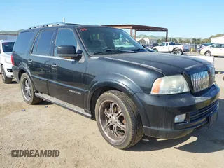 2006 Lincoln Navigator Luxury with VIN 5LMFU27536LJ25912, listed as a IAAI auction lot 42004689 with 160,020 mi miles. Bid and sale history available at carsss.com. Image 1.
