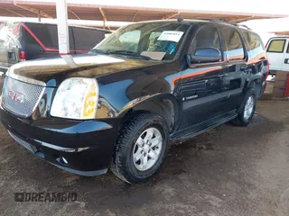 2008 GMC Yukon SLT w/4SB with VIN 1GKFK13068J200767, listed as a IAAI auction lot 42005014 with 297,242 mi miles. Bid and sale history available at carsss.com. Image 2.