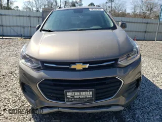 2020 Chevrolet Trax LT with VIN KL7CJLSBXLB352910, listed as a Copart auction lot 46119355 with 84,826 mi miles and Salvage Title. Bid and sale history available at carsss.com. Image 5.