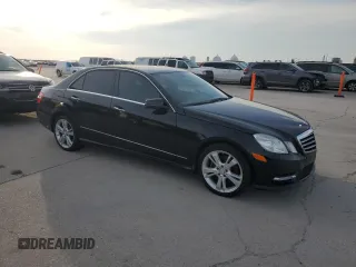 2013 Mercedes-Benz E 350 Luxury z VIN WDDHF5KB4DA663316, wystawiony jako Copart lot #62881535 z przebiegiem 83 278 mil mil oraz Szkoda całkowita • Salvage title. Historia ofert i sprzedaży dostępna na DreamBid. Obrazek 4.