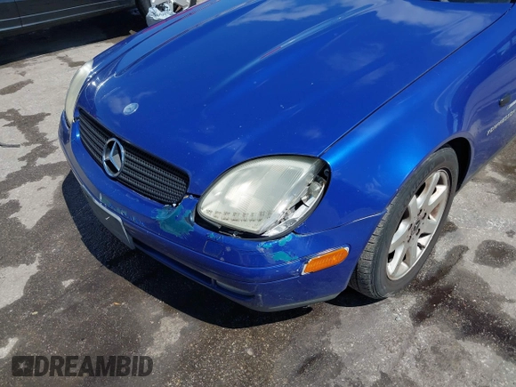 1998 Mercedes-Benz SLK 230/320 with VIN WDBKK47F0WF073233, listed as a IAAI auction lot 42017548 with 125,262 mi miles and . Bid and sale history available at DreamBid. Image 6.