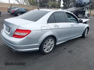 2009 Mercedes-Benz C 300 Sport z VIN WDDGF54X79R069574, wystawiony jako IAAI lot #42126822 z przebiegiem 59 659 mil mil oraz . Historia ofert i sprzedaży dostępna na DreamBid. Obrazek 4.