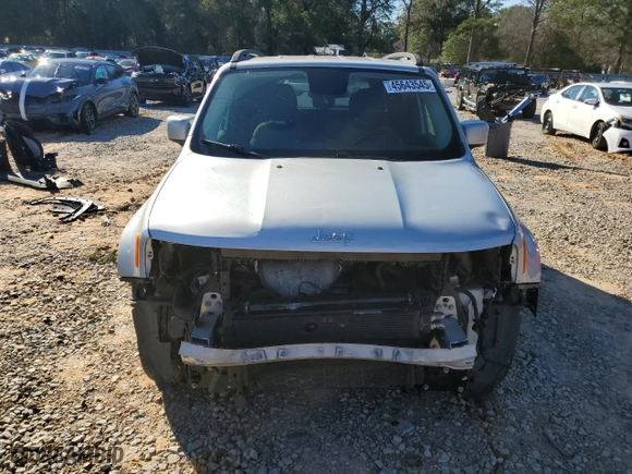 2015 Jeep Renegade Latitude with VIN ZACCJABT0FPB63805, listed as a Copart auction lot 45643545 with 118,907 mi miles and Salvage Title. Bid and sale history available at carsss.com. Image 5.