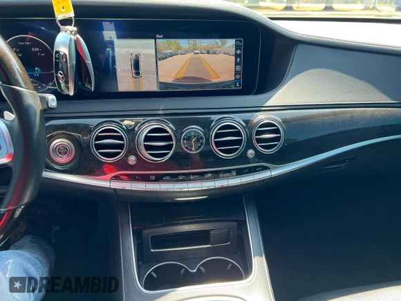2019 Mercedes-Benz S 450 with VIN WDDUG6EB0KA482742, listed as a Copart auction lot 54208435 with 186,297 mi miles and Clean title. Bid and sale history available at DreamBid. Image 9.