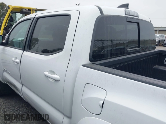 2023 Toyota Tacoma SR5 z VIN 3TMAZ5CNXPM208862, wystawiony jako IAAI lot #42206860 z przebiegiem 11 354 mil mil oraz . Historia ofert i sprzedaży dostępna na DreamBid. Obrazek 15.