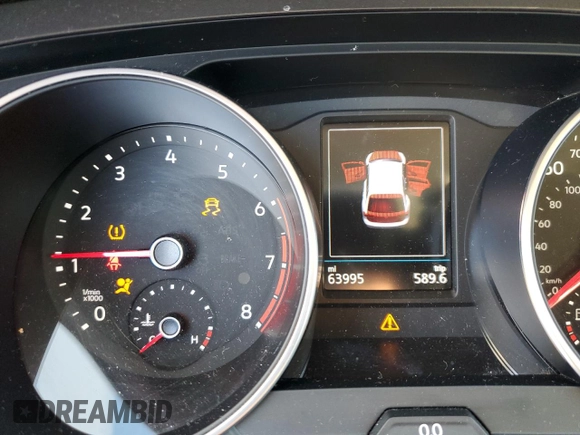 2018 Volkswagen Tiguan SEL z VIN 3VV3B7AX3JM047891, wystawiony jako Copart lot #41615545 z przebiegiem 63 995 mil mil oraz Szkoda całkowita • Salvage title. Historia ofert i sprzedaży dostępna na DreamBid. Obrazek 9.