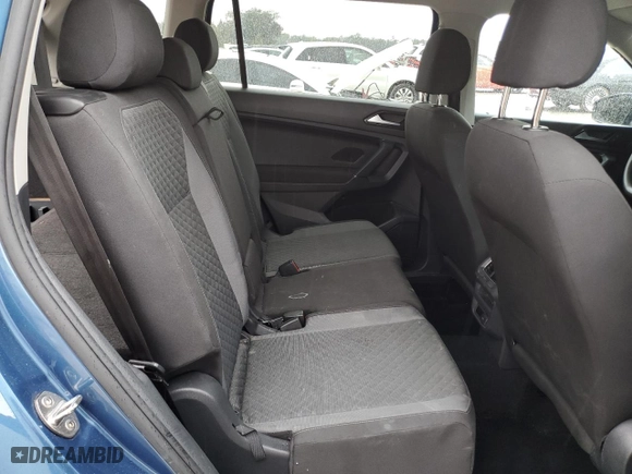 2018 Volkswagen Tiguan S with VIN 3VV1B7AX4JM098016, listed as a Copart auction lot 46230155 with 210,440 mi miles and Salvage Title. Bid and sale history available at carsss.com. Image 12.
