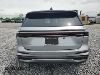 2024 Lincoln Nautilus Reserve z VIN 5LMPJ8K4XRJ843505, wystawiony jako Copart lot #56043145 z przebiegiem 7 888 mil mil oraz Szkoda całkowita • Salvage title. Historia ofert i sprzedaży dostępna na DreamBid. Obrazek 6.
