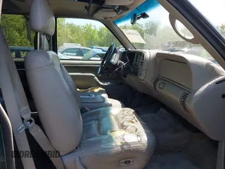 1997 GMC Suburban with VIN 3GKFK16R5VG508908, listed as a IAAI auction lot 42103068 with 264,446 mi miles and . Bid and sale history available at DreamBid. Image 5.