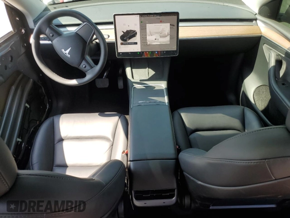 2024 Tesla Model Y Long Range z VIN 7SAYGDEE0RF024326, wystawiony jako Copart lot #52149675 z przebiegiem 34 503 mil mil oraz Szkoda całkowita • Salvage title. Historia ofert i sprzedaży dostępna na DreamBid. Obrazek 8.