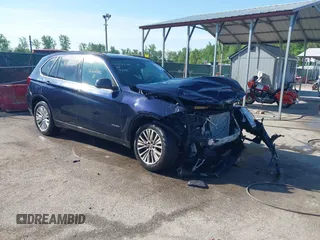 2015 BMW X5 xDrive50i z VIN 5UXKR6C57F0J76012, wystawiony jako IAAI lot #42143782 z przebiegiem 140 257 mil mil oraz . Historia ofert i sprzedaży dostępna na DreamBid. Obrazek 1.