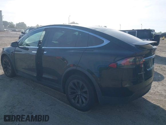 2017 Tesla Model X 90D z VIN 5YJXCAE29HF078571, wystawiony jako IAAI lot #42050041 z przebiegiem 216 874 mil mil oraz . Historia ofert i sprzedaży dostępna na DreamBid. Obrazek 3.
