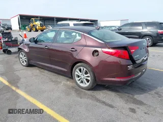 2012 Kia Optima LX z VIN 5XXGM4A70CG012349, wystawiony jako IAAI lot #42290950 z przebiegiem 112 293 mil mil oraz . Historia ofert i sprzedaży dostępna na DreamBid. Obrazek 3.