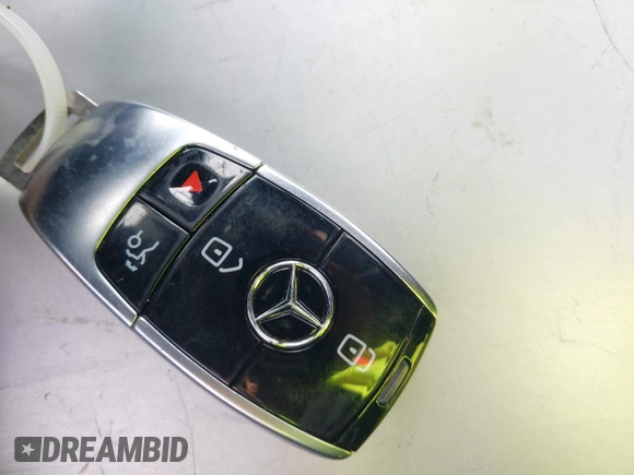 2019 Mercedes-Benz E-Class E 300 with VIN WDDZF4JB4KA684115, listed as a IAAI auction lot 41573761 with 35,678 mi miles. Bid and sale history available at carsss.com. Image 11.